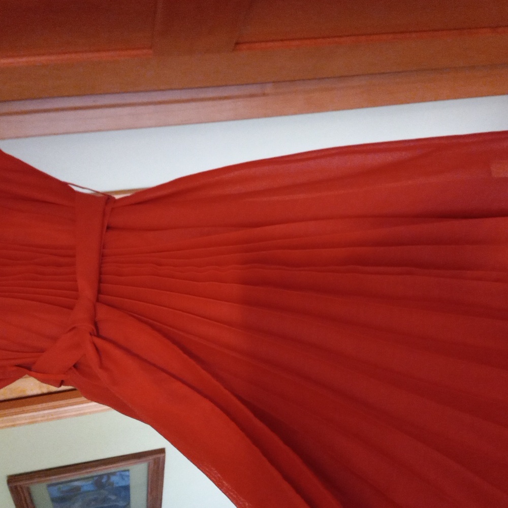 New Your & Company orange pleated cap sleeve dress with sash. NWT sz m